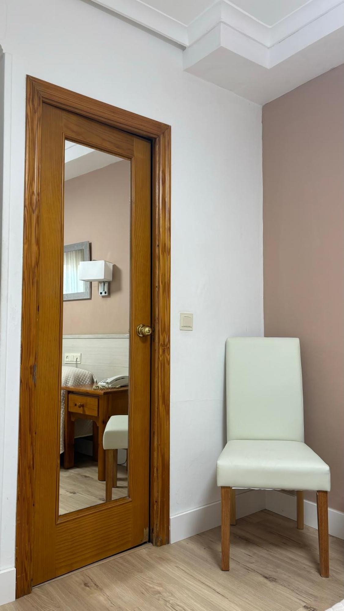 Hostal Atienzar Albacete Exterior photo