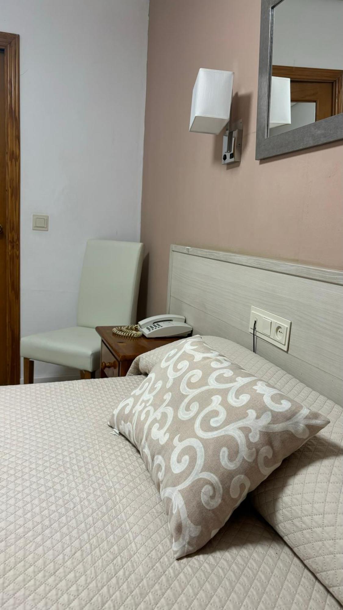 Hostal Atienzar Albacete Exterior photo